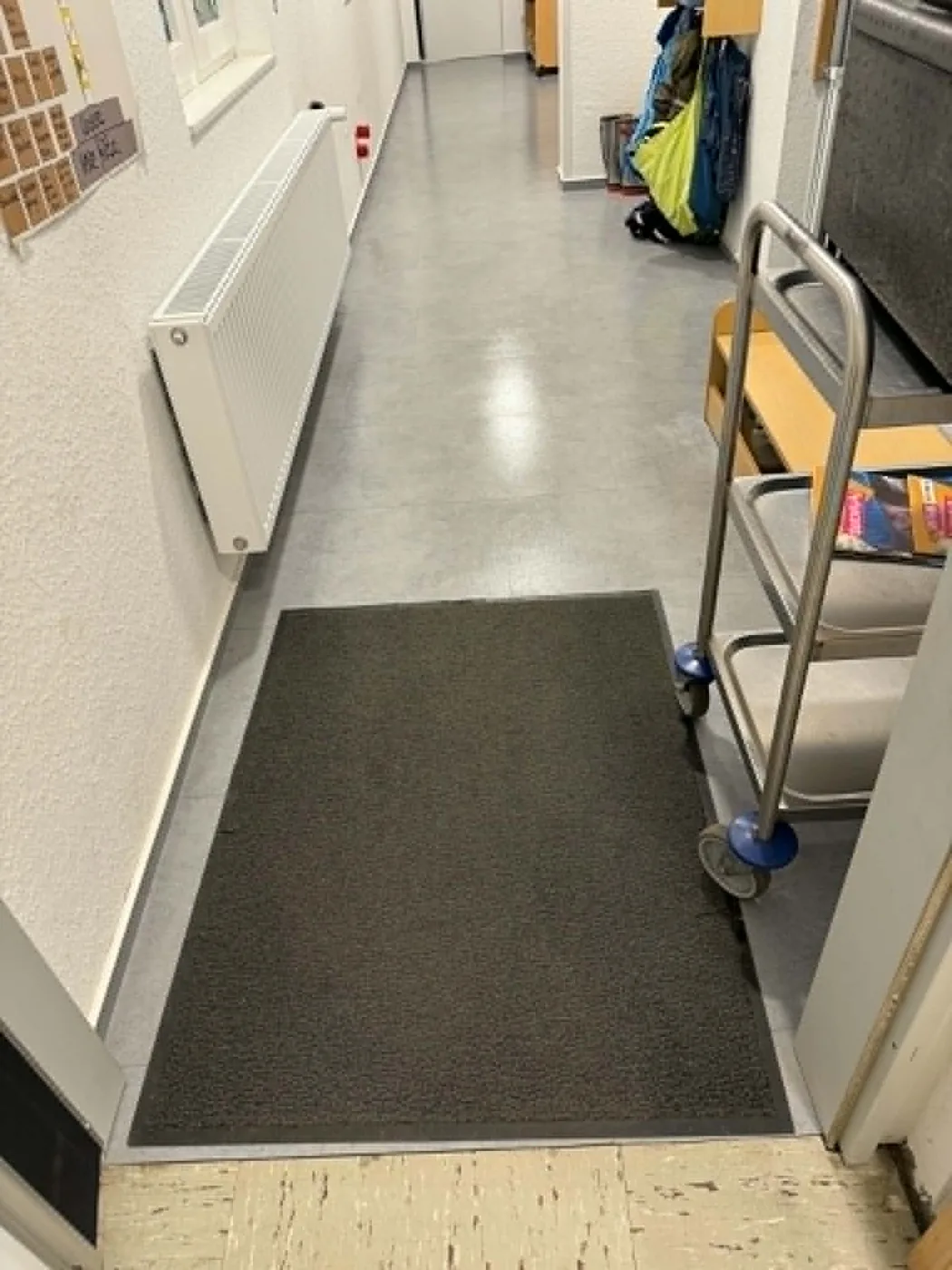 Gereinigter Flur eines Gewerbeobjekts in Köln